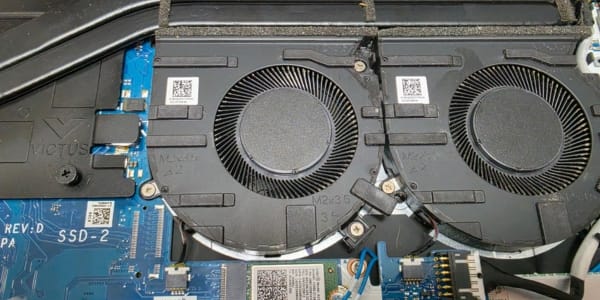 Ventiladores y disipador limpios en un HP Victus