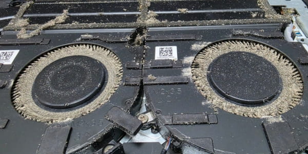 Ventiladores y disipador de un HP Victus muy sucios